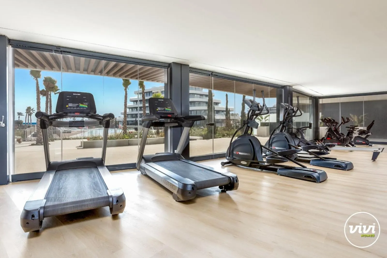 Vivi Homes - Mali Pool, Jacuzzi, Garden, Gym & Sea View 토레몰리노스 0*,  스페인