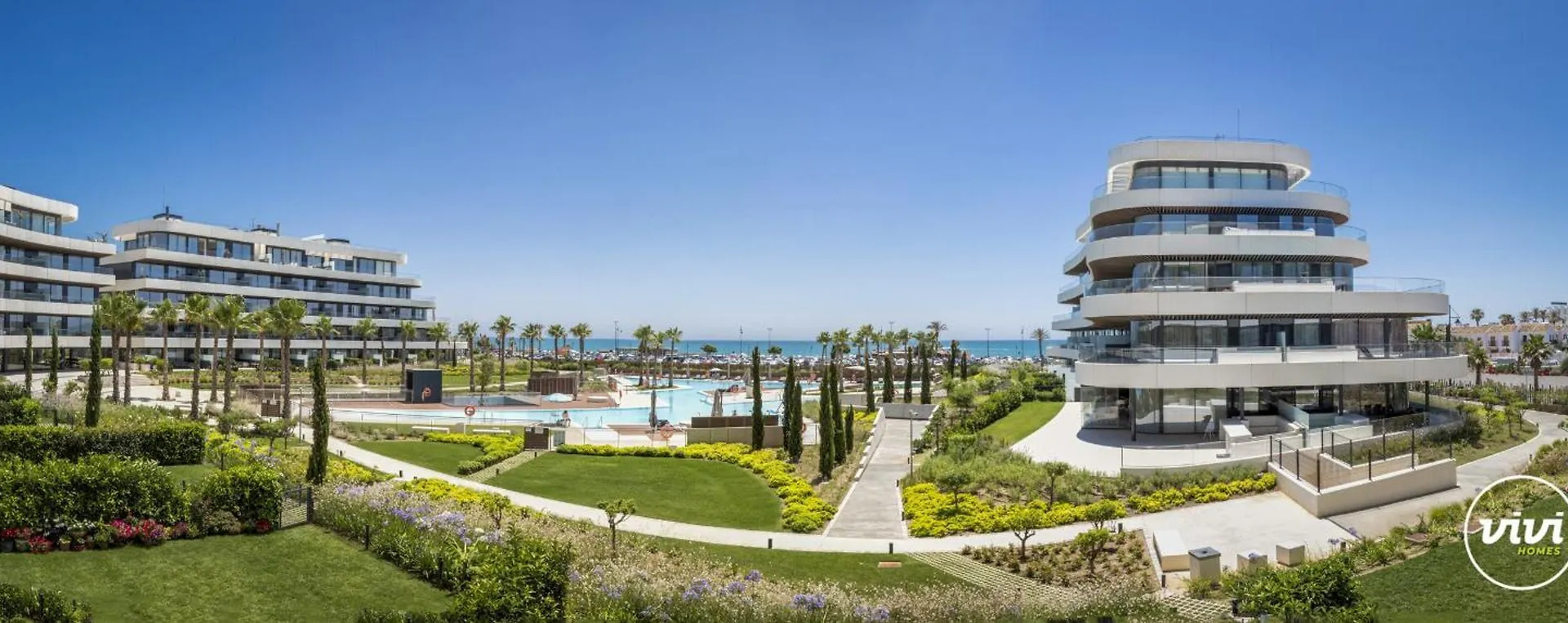 Vivi Homes - Mali Pool, Jacuzzi, Garden, Gym & Sea View 토레몰리노스 아파트