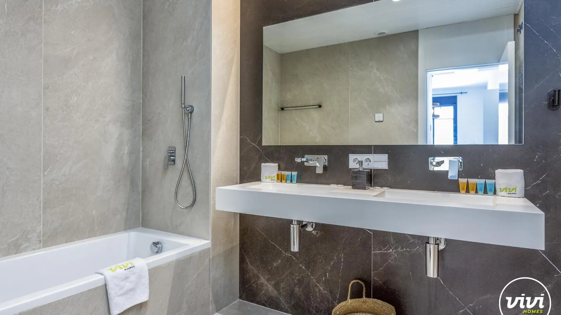Vivi Homes - Mali Pool, Jacuzzi, Garden, Gym & Sea View Torremolinos Spain